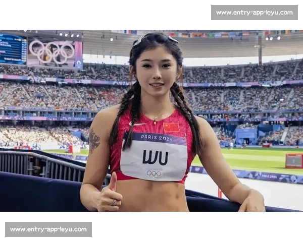 吴艳妮：赛场狂飙破纪录，场外甜飒展豹系魅力