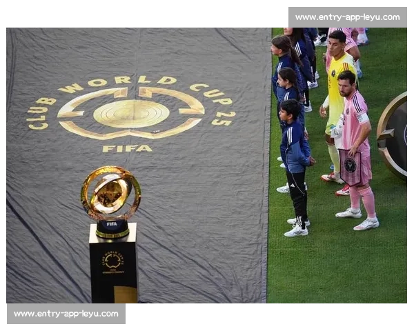 梅西迪马利亚世俱杯同框致敬：从奥运初章到世界杯巅峰的传奇友谊